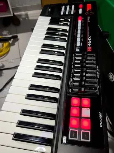 Teclado Roland XPS10 Sintetizador Semi Novo