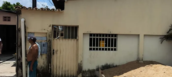 ALUGA-SE APARTAMENTO