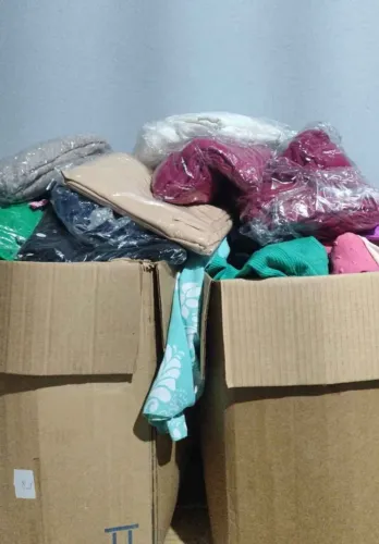 Vende-se roupas femininas novas lote