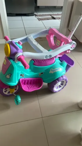 Motoquinha Infantil Vespa Maral Feminina