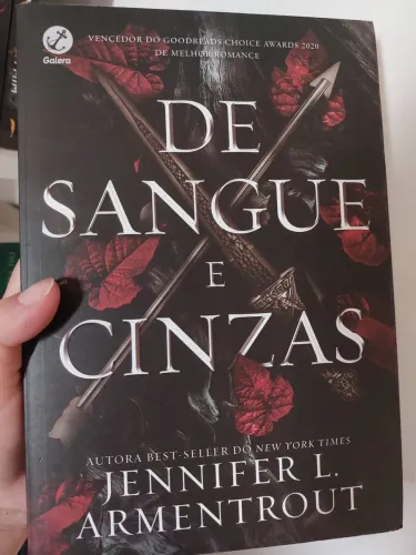 Livro De Sangue e Cinzas