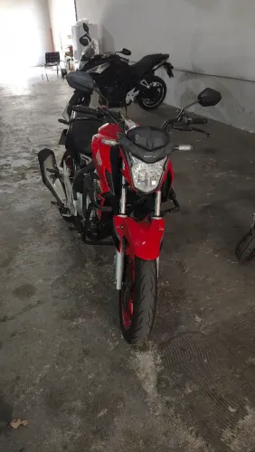 HONDA CB TWISTER 250 VERMELHA 2021 Shalon veículos Cariacica