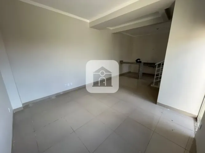 Casa sobrado para locação no bairro Jardim Holanda