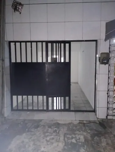 Casa arejada no Conjunto Ceará 4a etapa com 1 quarto - Direto com a Proprietária 