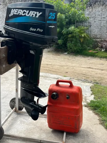Motor de Popa Mercury 25 HP - Modelo SeaPro 25