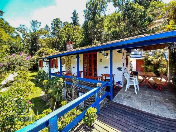 Casa com 3 dormitórios para alugar, 120 m² por R$ 2.708,45/mês - Posse - Teresópolis/RJ