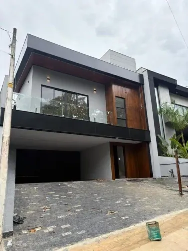 Casa Térrea de Condomínio com 3 Quartos à venda, 250 m² por R$ 1.650.000 - Condomínio Resi