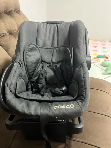 Bebê conforto com suporte de cadeirinha Cosco