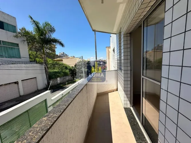 Cobertura com 3 dormitórios para alugar, 200 m² por R$ 3.600,00/mês - Heliópolis - Belo Ho