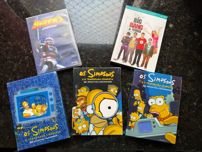 Vendo DvD temporada dos Simpsons e Big Bang Theory