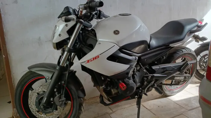 Yamaha XJ6