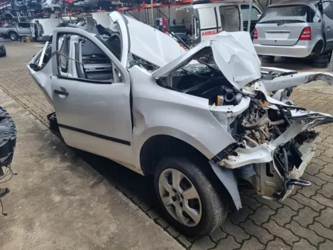 Peças usadas Chevrolet Montana 2013 2013 1.4 8V flex 102cv câmbio manual