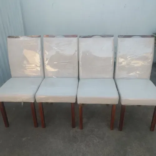 Cadeira estofada para sala jantar