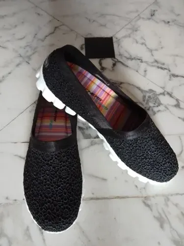 TÊNIS SKECHERS NOVO RENDADO No. 39