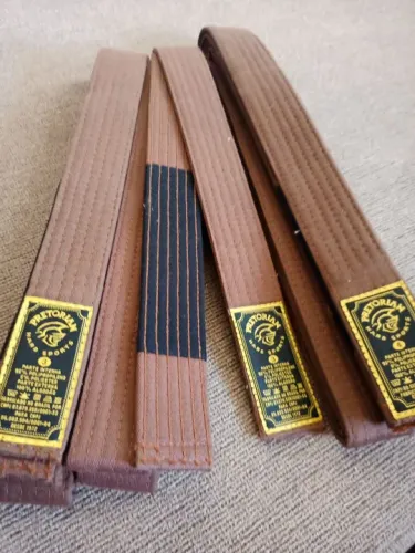 FAIXA jiu jitsu côr .marron