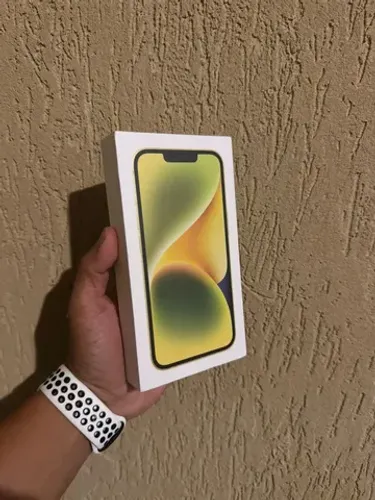 iPhone 14 128G amarelo