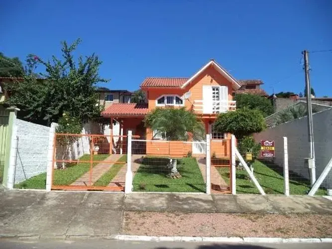 SOBRADO PRÓXIMO AO LAGO TARUMÃ, 2 DORMITORIOS COM AMPLO PÁTIO