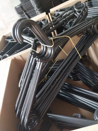 Cabide adulto novos antideslizante 1,00 cada