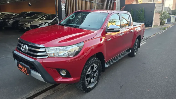 Hilux SRV 4x4 2017 automática 
