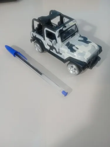 Carrinho jeep miniatura 