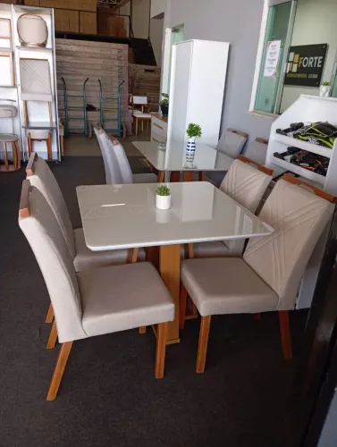 Vendo mesas rubi 90x90 com 4 cadeiras novas de fábrica 
