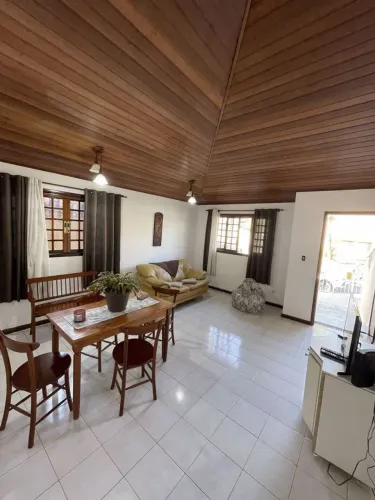 Casa para alugar por R$ 4.547,50 - Jardim das Indústrias - São José dos Campos/SP