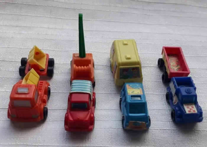 Lote 4 Carretinhas Kinder Ovo Anos 90 (usado)