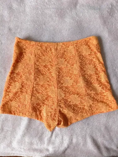 Short de renda salmão 