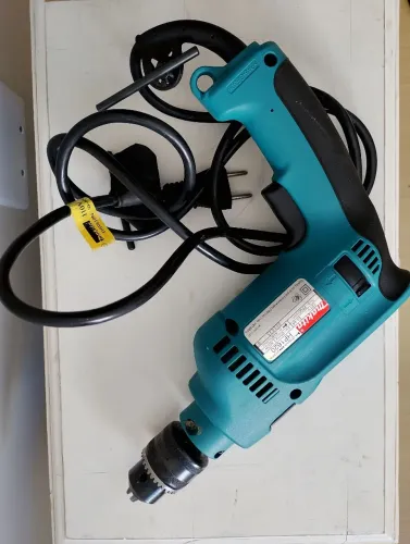 Furadeira impacto profissional Makita HP1620