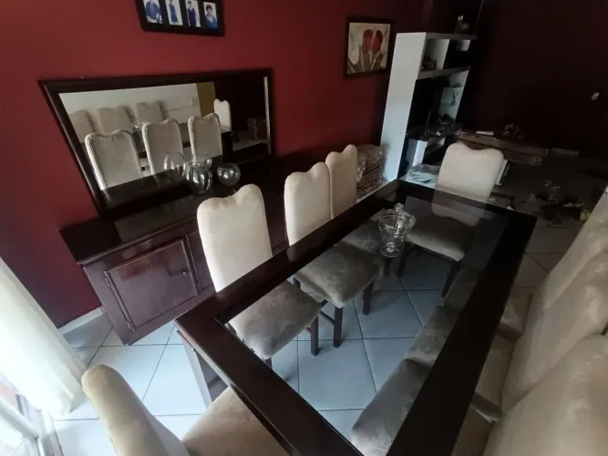 Mesa de Jantar + buffet+ espelho em madeira 