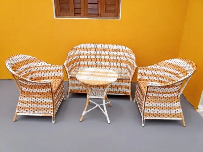 Namodeira ( Conjunto Valência ) Sofá + Poltronas + Mesinha 