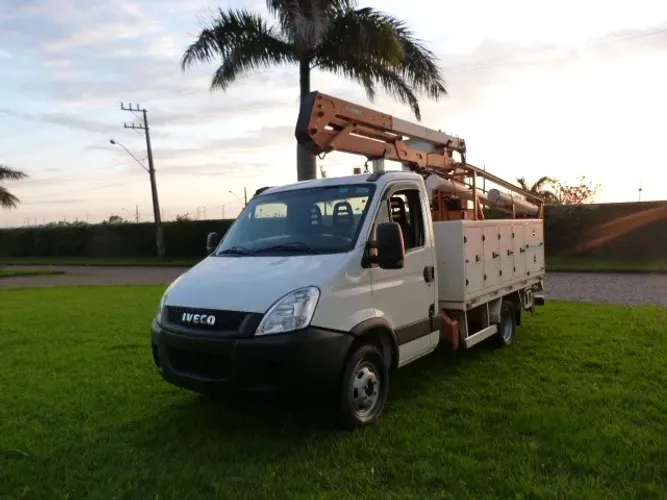 iveco com cesto aereo