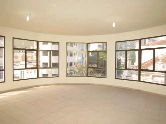 Ótima sala com 42m² na Uruguaiana