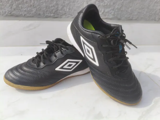 Chuteira Futsal Umbro Tocco III Premier 39