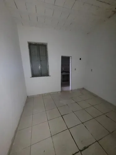 Casa de Vila para aluguel com 1 quarto e 27 metros quadrados, na Penha - Rua Leopoldina Re