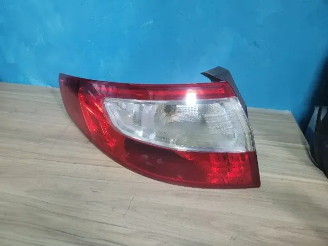 Lanterna Esquerda Renault Fluence 2016 a 2019 265552802R