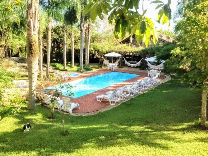 Linda Pousada com 37 quartos na praia brava, Florianópolis, SC.