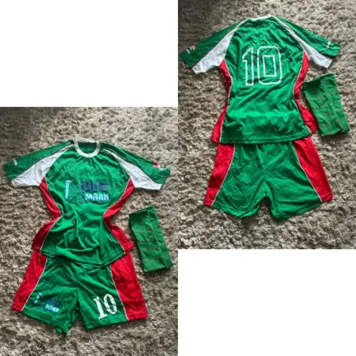 Uniforme completo para jogo de futebol 