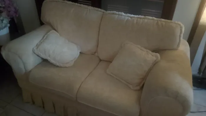 Sofá de 3 e de 2 lugares em ótimo estado 