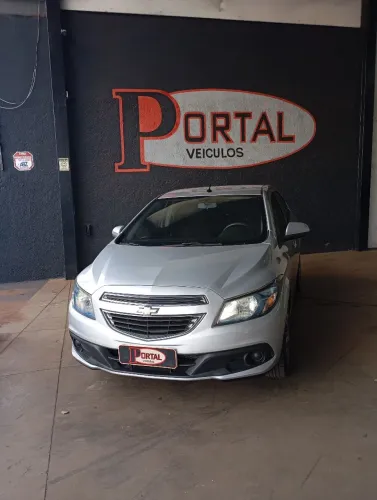 Chevrolet Onix Hatch LT 1.4 8V Flex Power Mec. 4P 2015