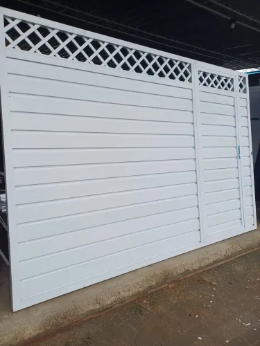 Portao de aluminio branco de correr 210/310 .valor de 3900 por 3600.frete grátis.