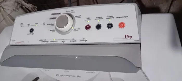 Vendo maquina de lavar roupas Brastemp imperdível 