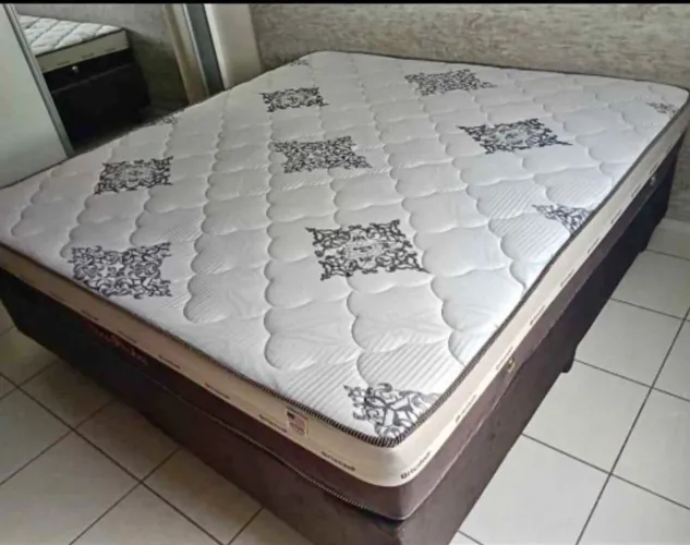 Cama Box de Casal com Colchão molas ensacadas 