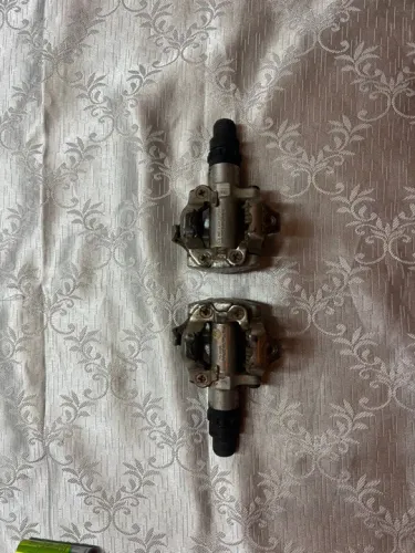 Par pedais shimano M520