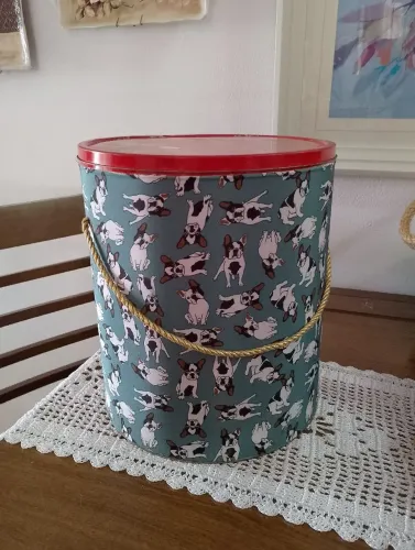 Lata para organizar 