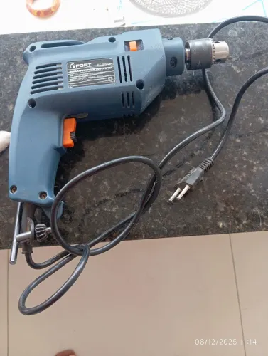 Vendo furadeira 220v