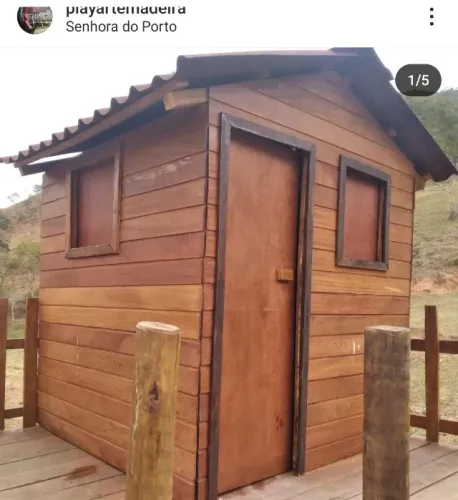 Casinha premium de madeira Lights