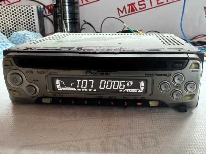 auto radio com Bluetooth Pioneer deh-1680 na oferta so 199.00 obs o cd nao funciona