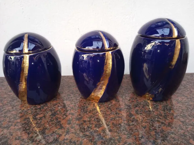 Pote em porcelana azul cobalto 