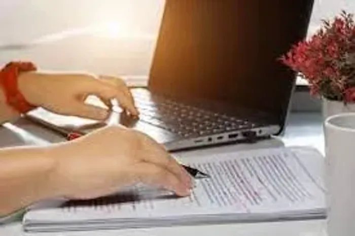 Elaboração e revisão de texto acadêmico
